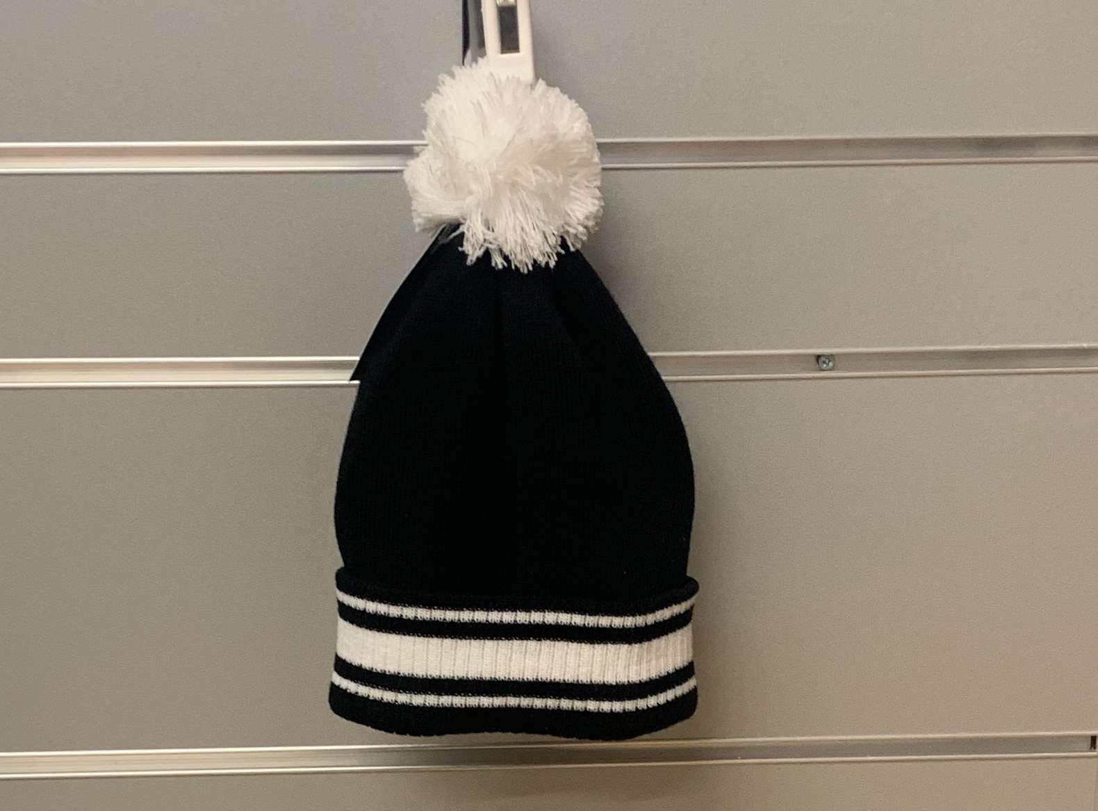B & W Bobble
