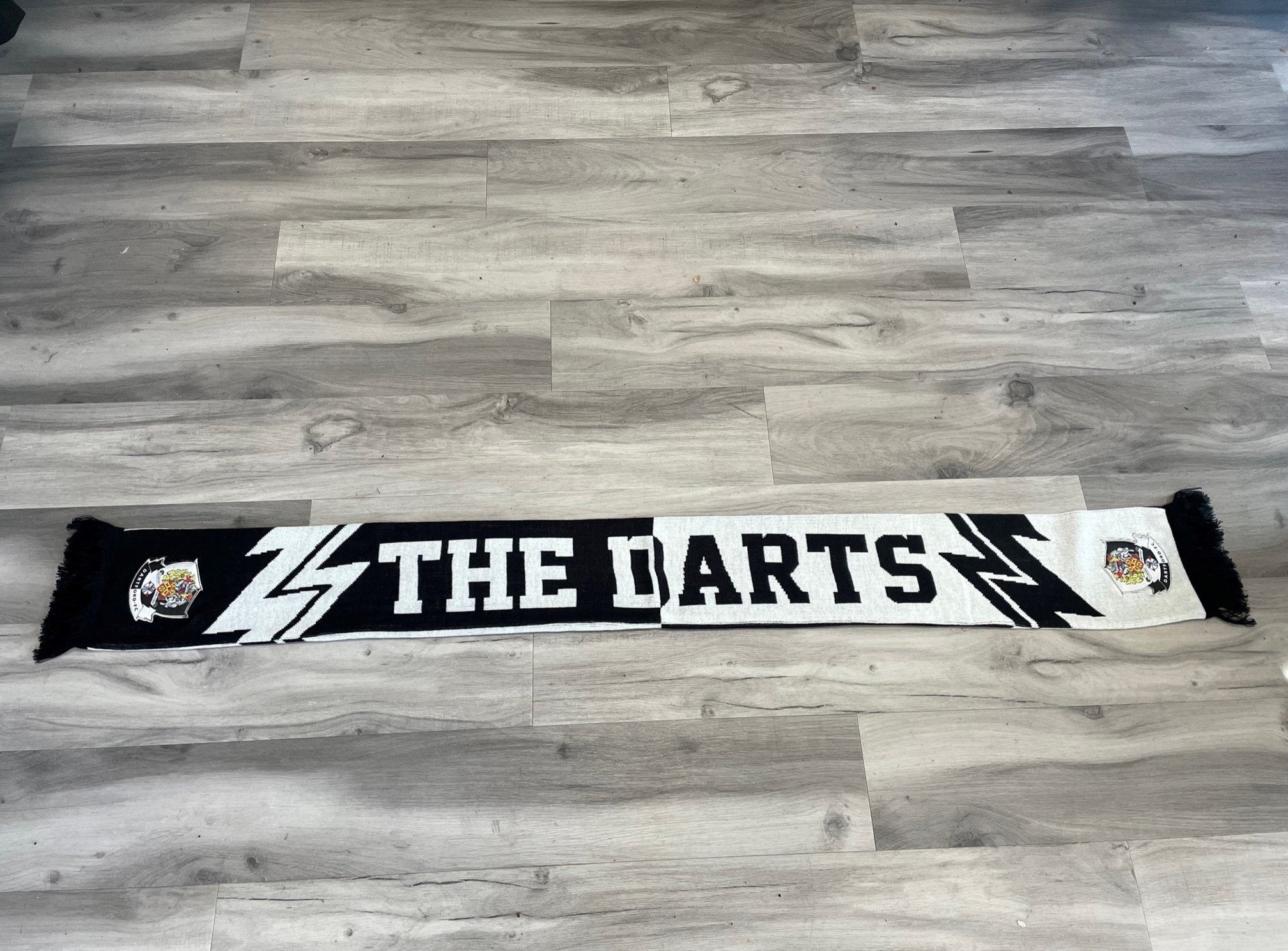 The Darts Scarf